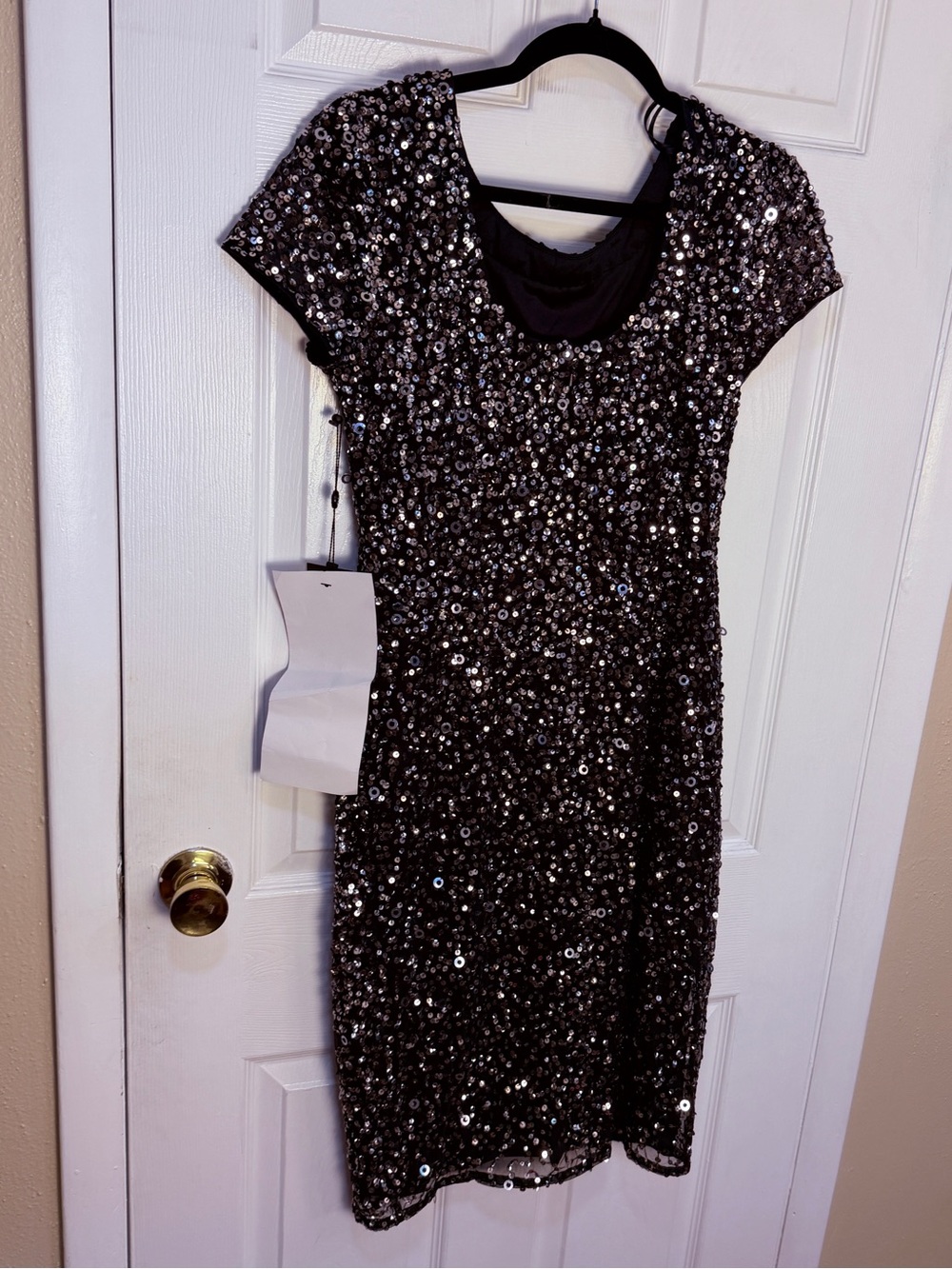 Black Sequined Short-Sleeve Party Dress 12